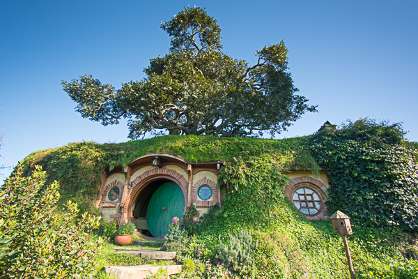 Hobbiton movie set tour from auckland visiting bag end